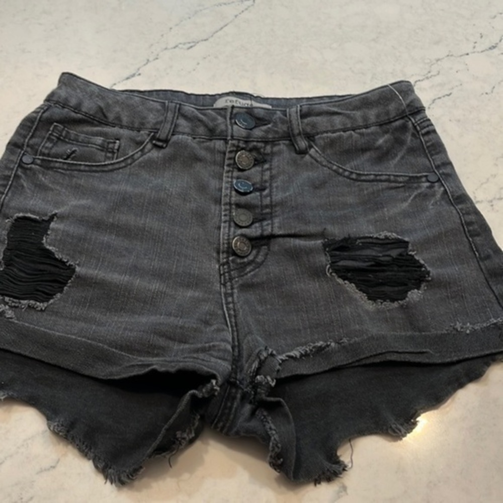 Refuge distressed Jean shorts size 2